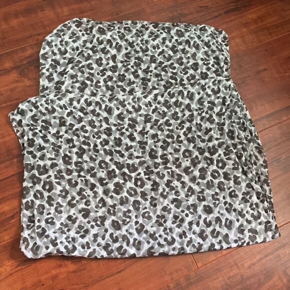 Ann Taylor Loft Gray Animal Print Scarf - Picture 7 of 7